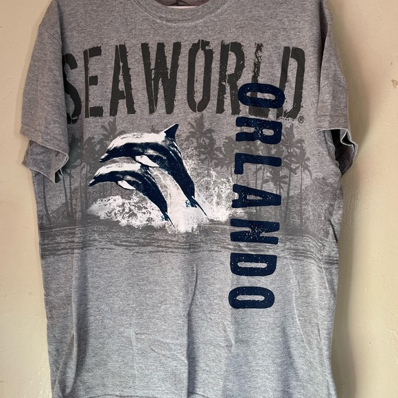 seaworld AOP wrap around lg seaworld shirt  orlando florida 100%  cotton - Picture 1 of 4